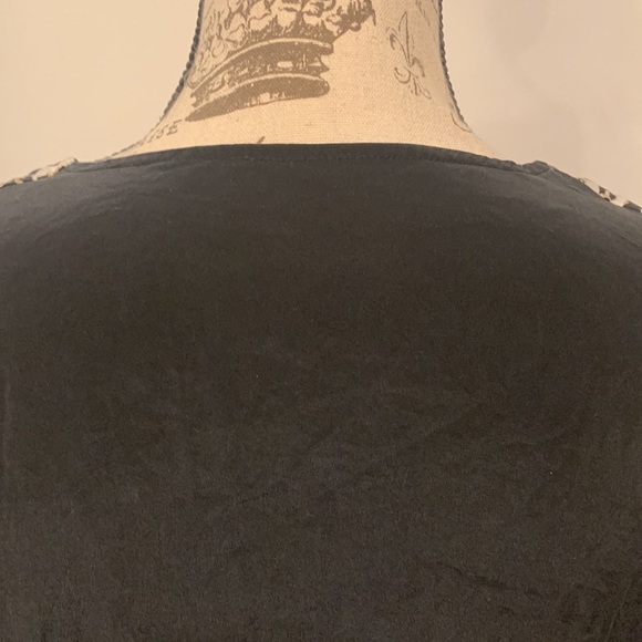 π Unleash Your Inner Wild Side - Club Monaco Krista Leopard Print Silk Top! π - Picture 9 of 13